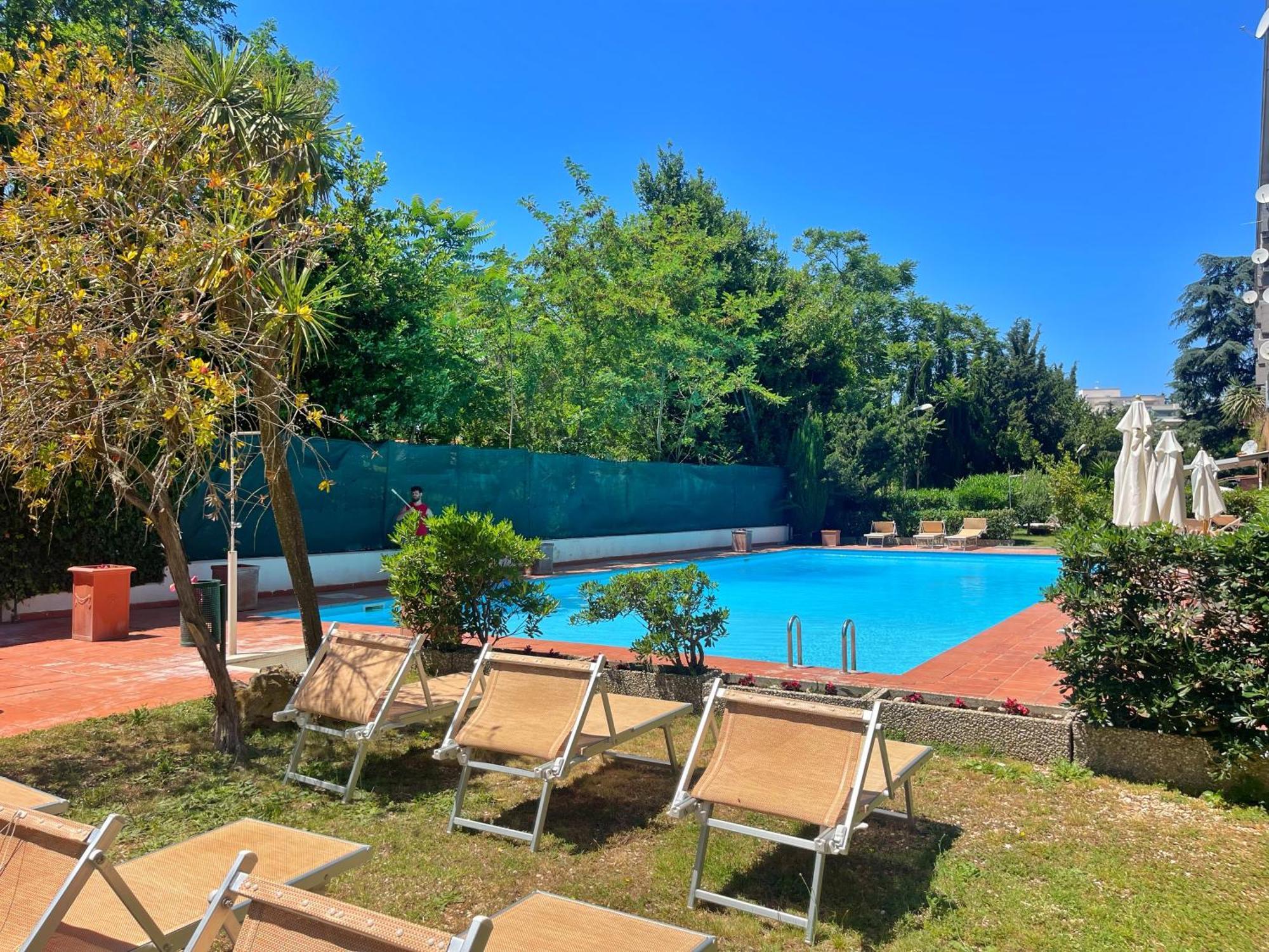 Modern Apartment 10 Min Vatican Parking&Pool Рим Екстериор снимка